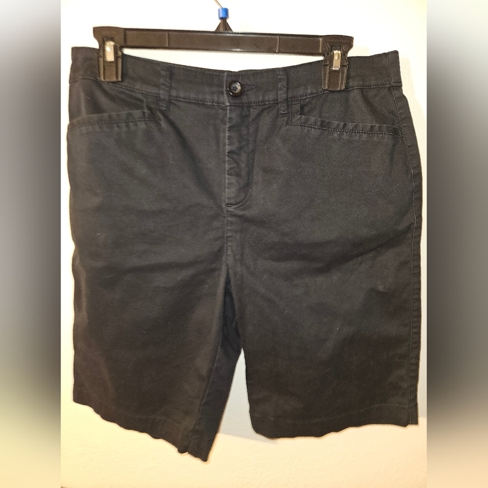 Croft And Barrow Womans Black Bermuda Shorts Stretch Size 8
